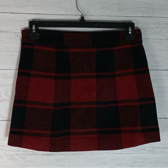 2000's Gap Red Black Wool Blend Plaid Mini Skirt Size 4 EUC - Picture 2 of 14
